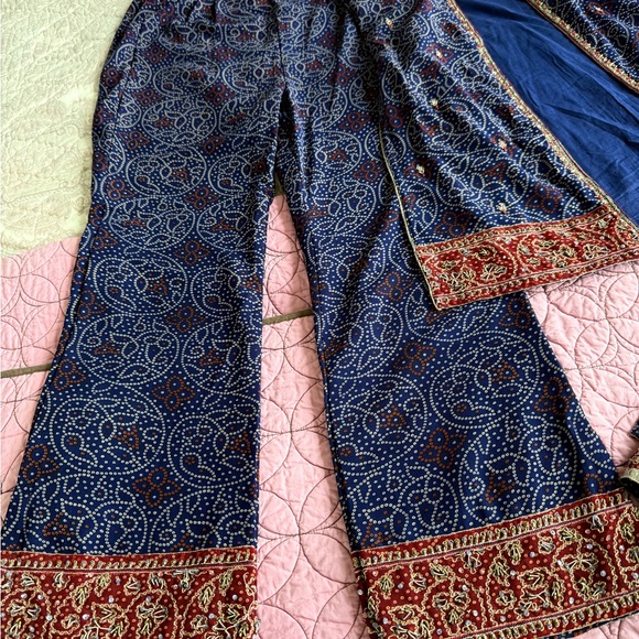 Embroidered Blue and Red Sleeveless palazzo suit - Picture 3 of 7